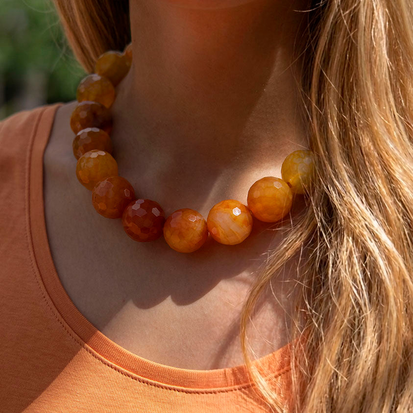 Collar corto XL de agatas en amarillo, piedras naturales - Lavanda, detalle