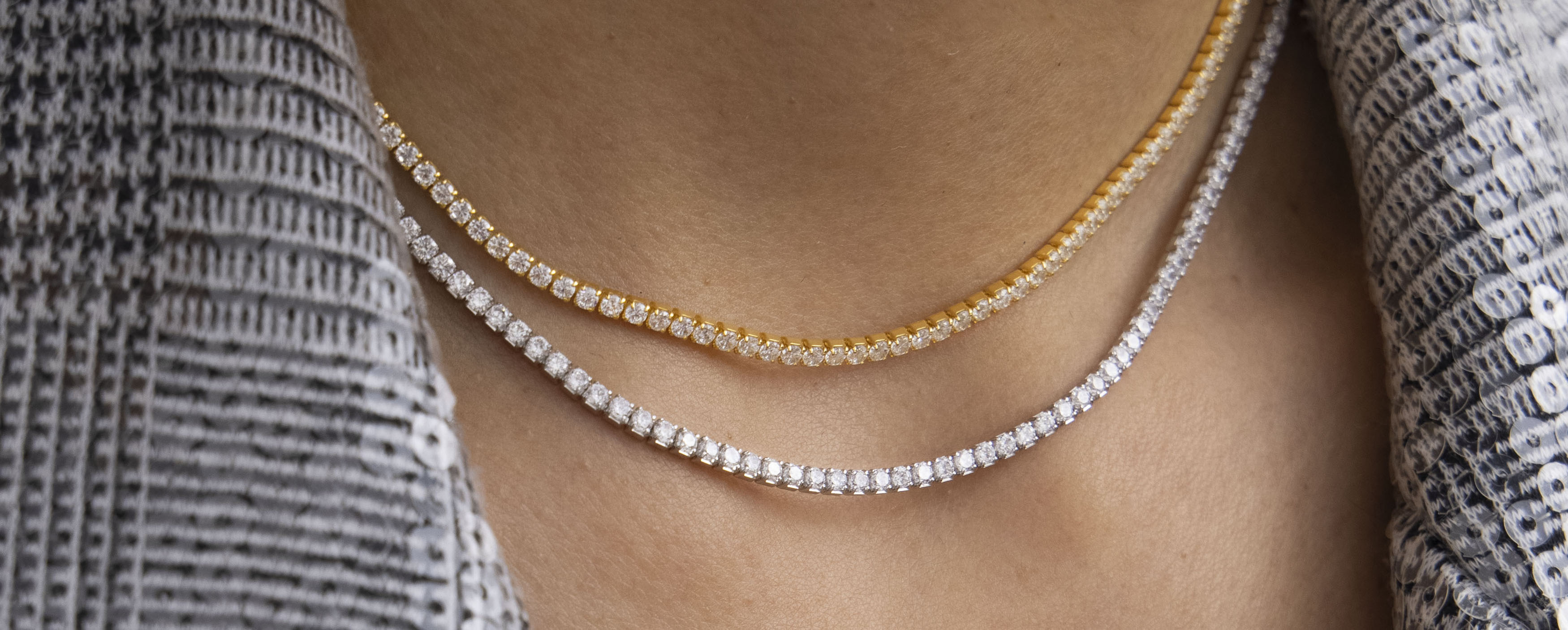 Regalos para invitadas de boda: qué joyería llevar sin robarle protagonismo a la novia