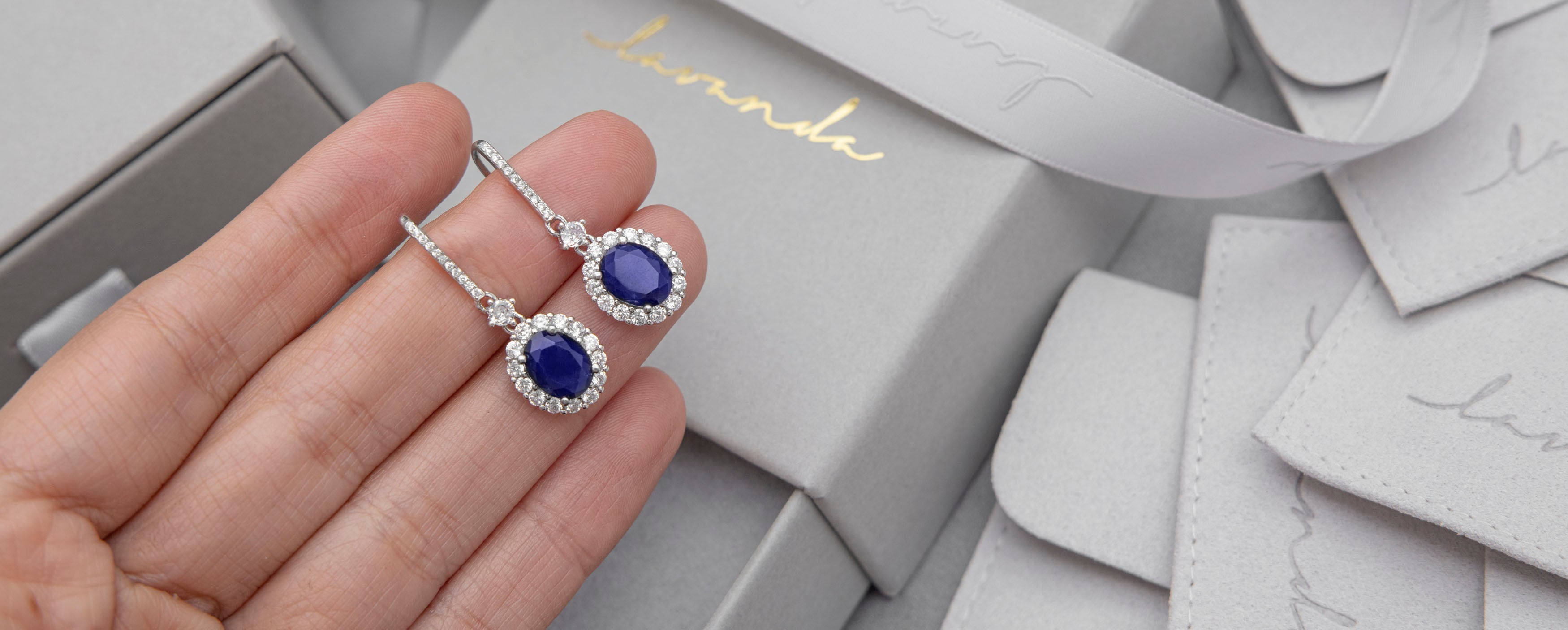 Zafiro: la piedra de septiembre y su significado en la joyería